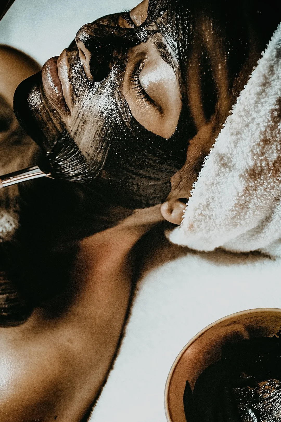 Najlepszy chatbot do pozyskiwania leadów salonu kosmetycznego - kryteria wyboru - spa, woman, facial, beauty, salon, wellness, relax, relaxation, massage, female, young, therapy, body, treatment, skin, care,