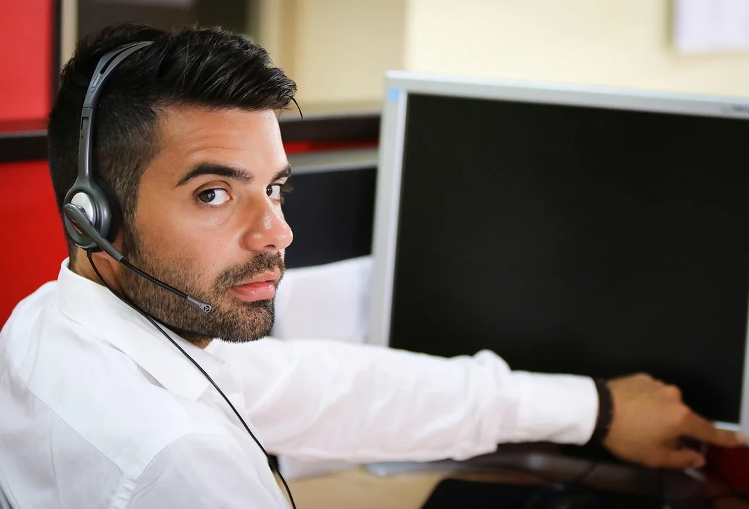 Najlepszy chatbot FAQ call center - kryteria wyboru - Profesjonalny interfejs systemu zarządzania