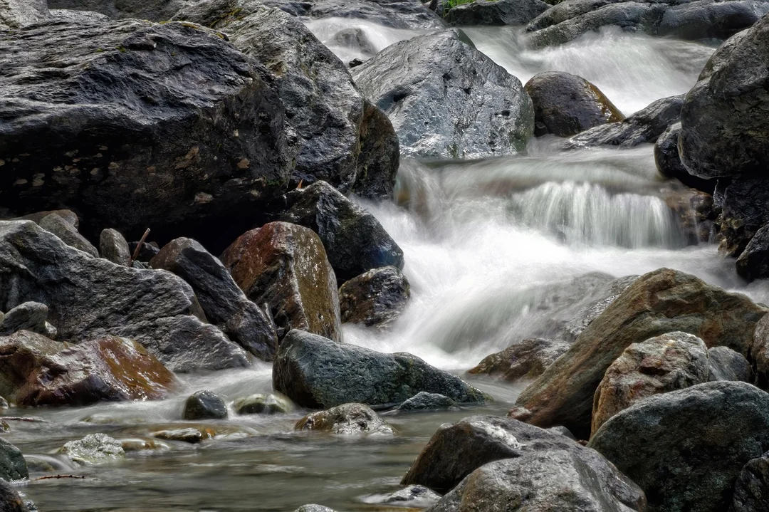 Chatbot FAQ restauracji w praktyce: Scenariusze użycia - river, rocks, stones, boulders, torrent, running water, wild nature, nature, scenario, river, river, river, river, river, roc