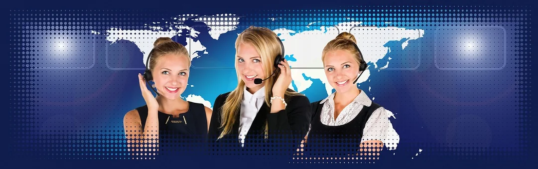 Voicebot dla call center - Kompletny przewodnik 2026 - ilustracja przedstawiająca Interfejs voicebot wyświetlony na ekranie smartfona
